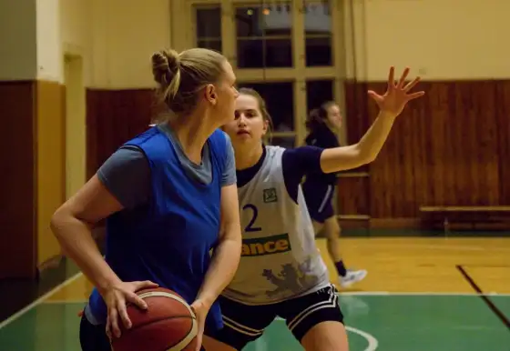 ŽENY: Výlet do Brna