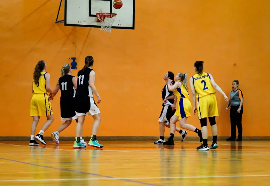ŽENY B vs. Radlice
