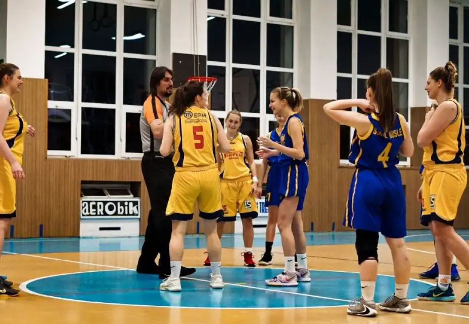 ŽENY B: 6 statečných