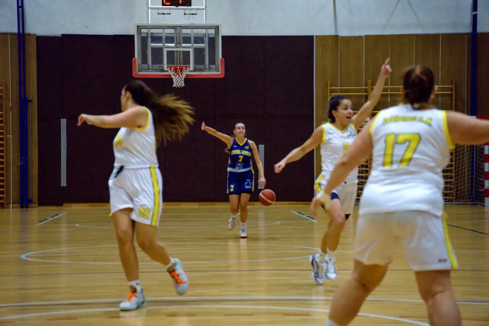 ŽENY B: První výhra