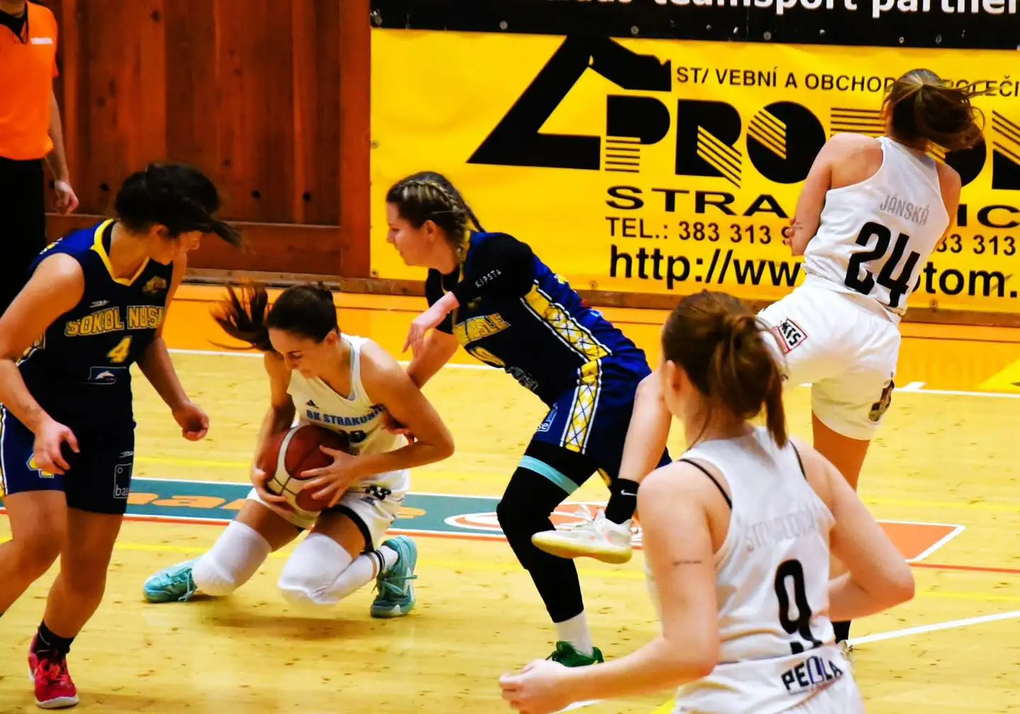 ŽENY B: Z víkendu 1:1